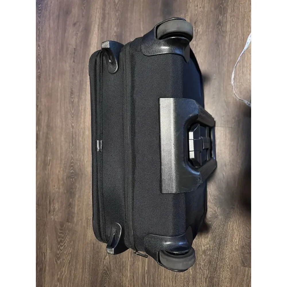 Briggs & Riley Travelware Black Expandable Rolling Laptop Carry On Briefcase